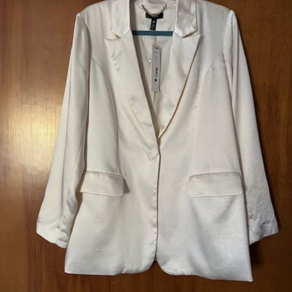 NWT Aqua (Bloomingdales Exclusive) Satin Blazer, Size L - Picture 6 of 10